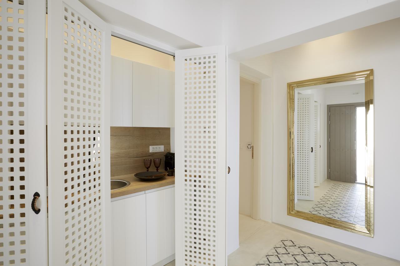 White & Co. La Torre Suites Pyrgos Kallistis Bilik gambar